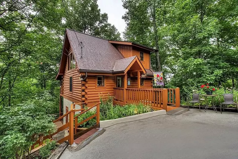 secluded log cabin in the Smoky Mountains