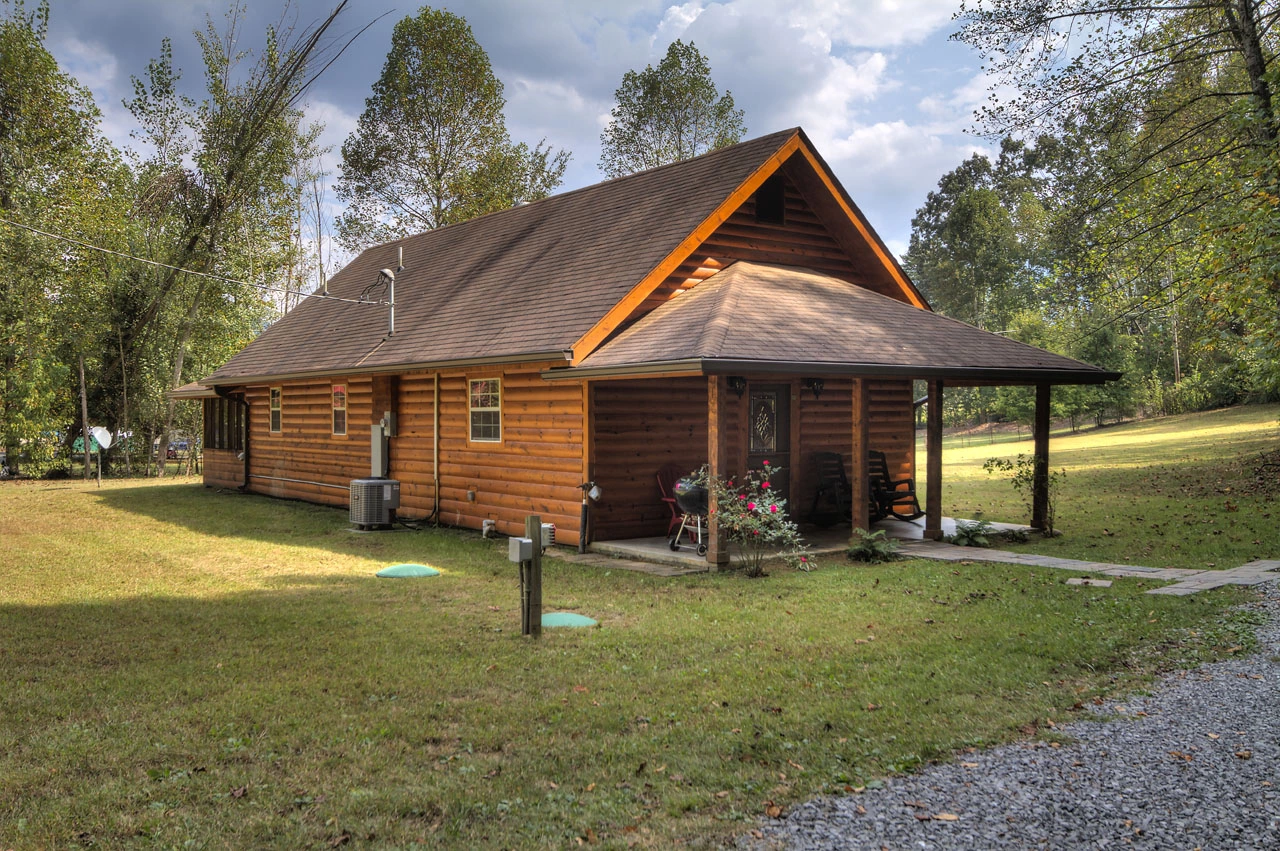 Dancing with the bears accommodations by great cabins in the smokies