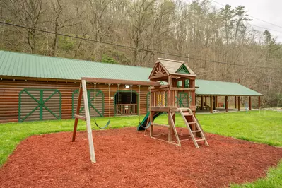 Hawk's Nest 32
