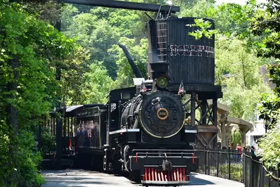 dollywood train ride