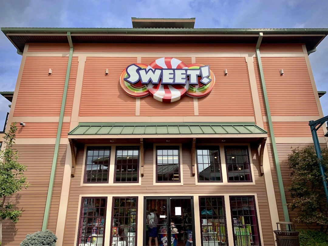 candy shop pigeon forge