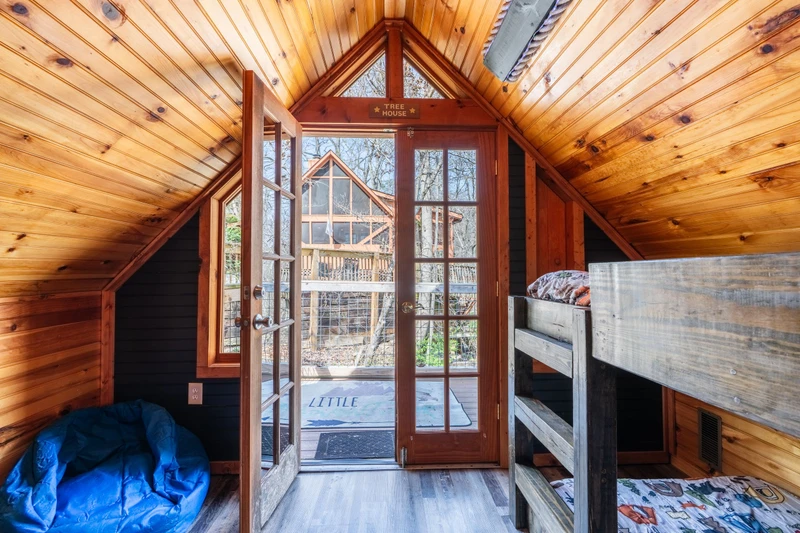 Treetopia Ridge Cabin