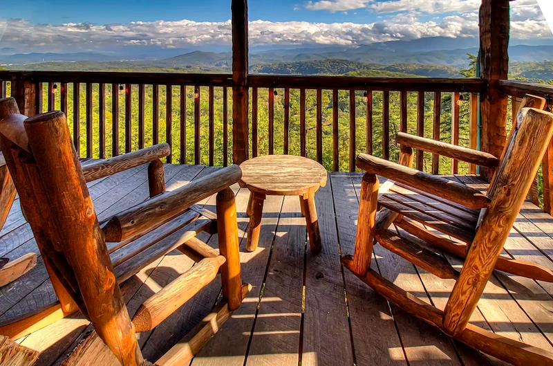 the views at that's the spot make it one of our top Smoky Mountain romantic cabins